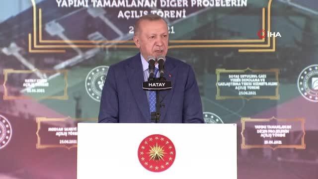 Cumhurbaşkanı Erdoğan: Biz boş teneke gibi gürültü çıkarmıyor, eser inşa ediyoruz.