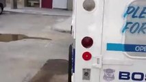 Un drôle de camion de police