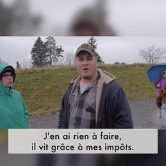 Video herunterladen: Un cameraman victime de racisme lors d'une manifestation pacifiste