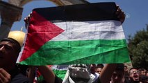 KUDÜS - Filistinli muhalif Nizar Benat'ın Filistin makamlarınca gözaltına alınmasının ardından hayatını kaybetmesi protesto edildi