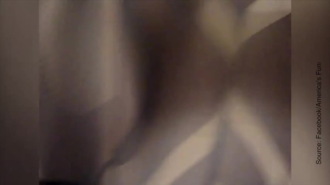 Chanter sous la douche, le petit plaisir matinal de ce garçon