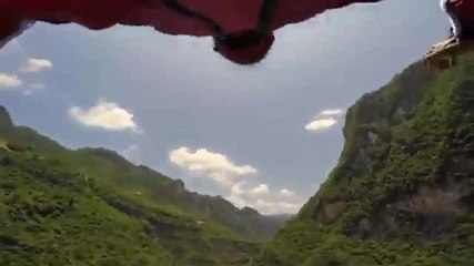 Un pilote en Wingsuit atteint sa cible à 195km/h