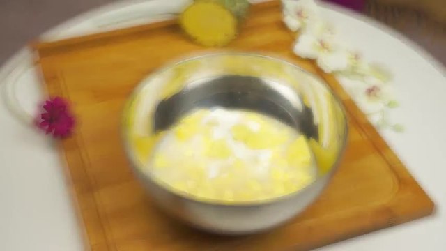 Testez le smoothie ananas-gingembre !