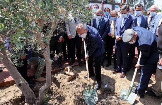 Kılıçdaroğlu: Hep beraber demokrasiden yana olmalıyız, demokrasiyi savunmalıyız