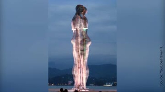 Ces statues amoureuses vont vous éblouir