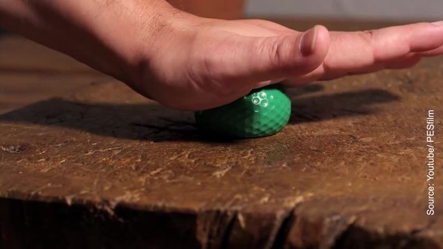 Ce que cet homme a fait avec des pièces du Monopoly est incroyable !