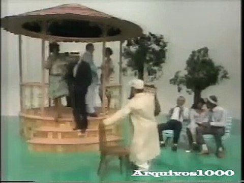 Os trapalhoes em Zacarias e tiao macale em Olha o passarinho!