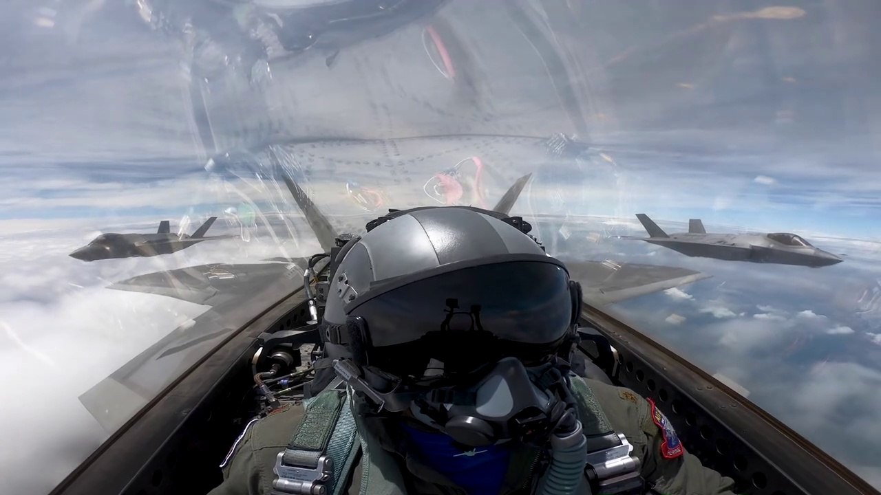 F-22 and F-35s Formation Breakaway