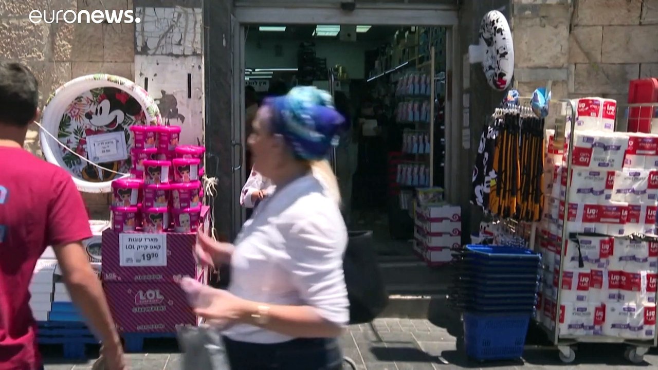 Israel volta a impôr uso de máscara