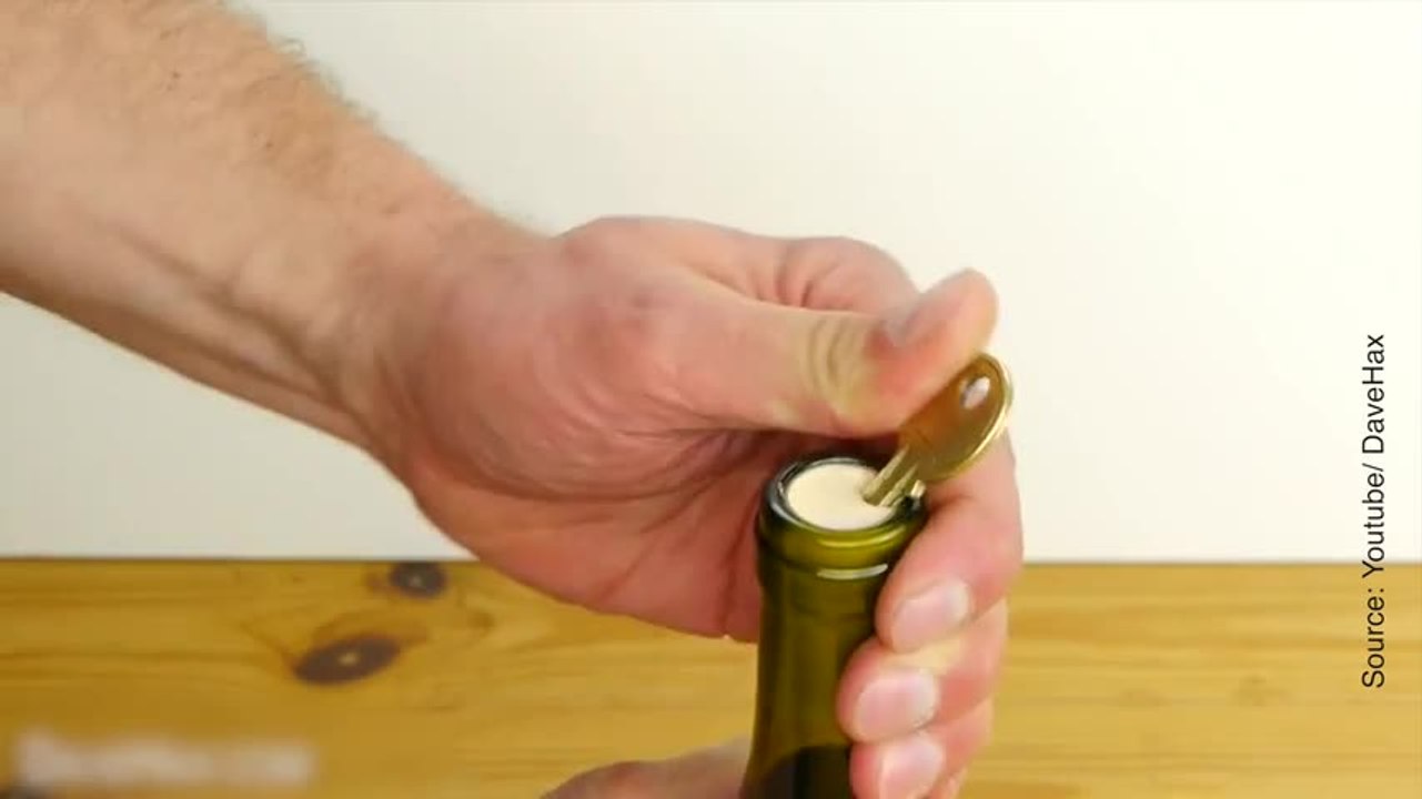 Vous voulez ouvrir une bouteille de vin mais vous n’avez pas de tire-b