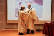 UNESCO ödüllü çini sanatçıları Üstünkaya ve Gürsoy'a 