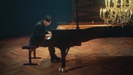 피아니스트 조성진, 5년 만에 쇼팽 앨범 발매 / YTN