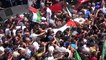  الفلسطينيون يشيعون جثمان نزار بنات