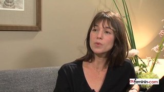 Interview IRM Charlotte Gainsbourg - Charlotte Gainsbourg projets 2009 2010 - Charlotte Gainsbourg parle sur vidéo