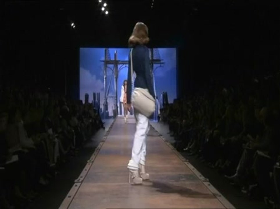 Défilé Dior : vidéo Dior - Défilé Dior Printemp...