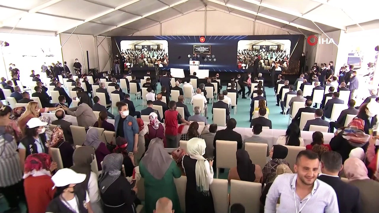 Cumhurbaşkanı Erdoğan: 'Biz boş teneke gibi gürültü çıkarmıyor, eser inşa ediyoruz. Biz demokratlık görüntüsü altında faşistlik yapmıyor, herkesin özgürlüğünü teminat altına alıyoruz'