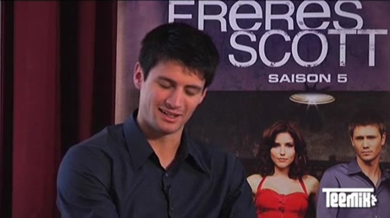 James Lafferty parle de Paris, le français, projets - Interview vidéo de James Jafferty, Frères Scott