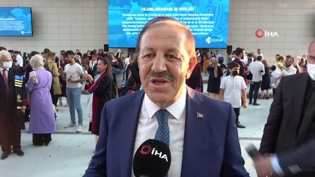 Cemal Kalyoncu, öğrencilerin heyecanına ortak oldu