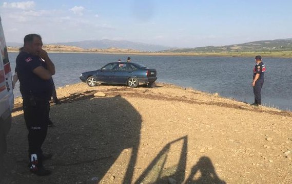 SERİNLEMEK İÇİN GÖLETE GİREN SERPİL, SEVGİLİSİNİN GÖZÜ ÖNÜNDE SUDA KAYBOLDU