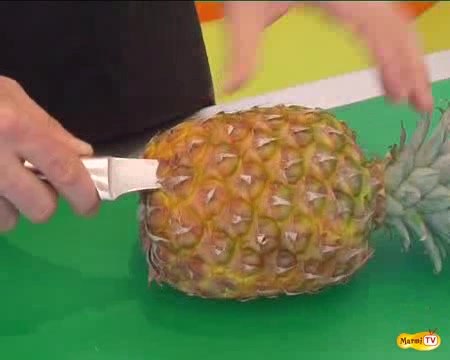 Comment découper un ananas en piston 