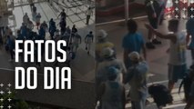 Com gritos e empurrões, torcedores cercam jogadores do Paysandu no aeroporto