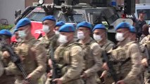 Jandarma Özel Harekat timleri dualarla Suriye'ye uğurlandı