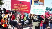 Miles de manifestantes exigen vacunas anticovid en Sudáfrica