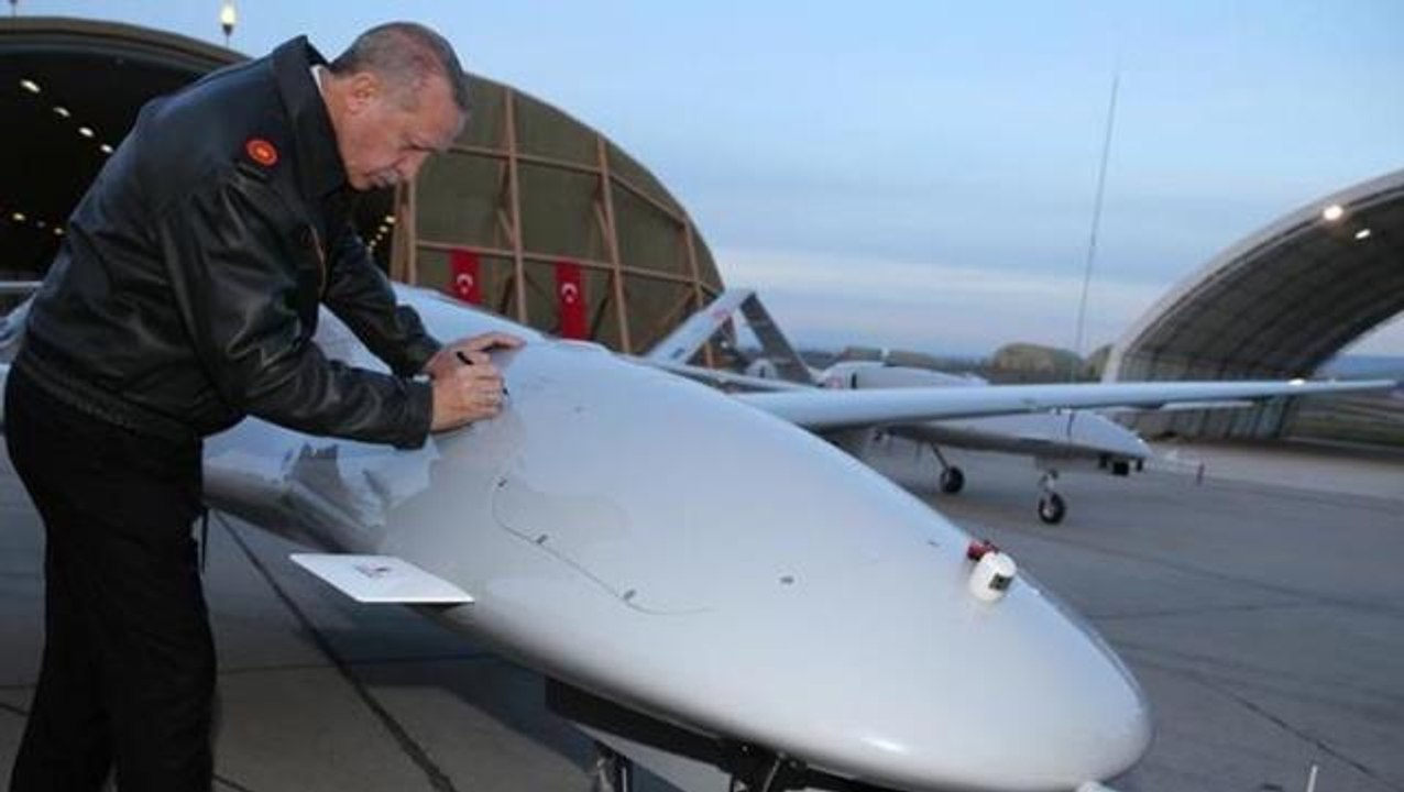 Fransızlardan Türk SİHA'larına övgü: Üç savaşın seyrini değiştirdi, peynir ekmek gibi satılıyor