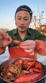 [Gluttony] Let's eat super spicy raw octopus, seafood challenge, and part together. (1)