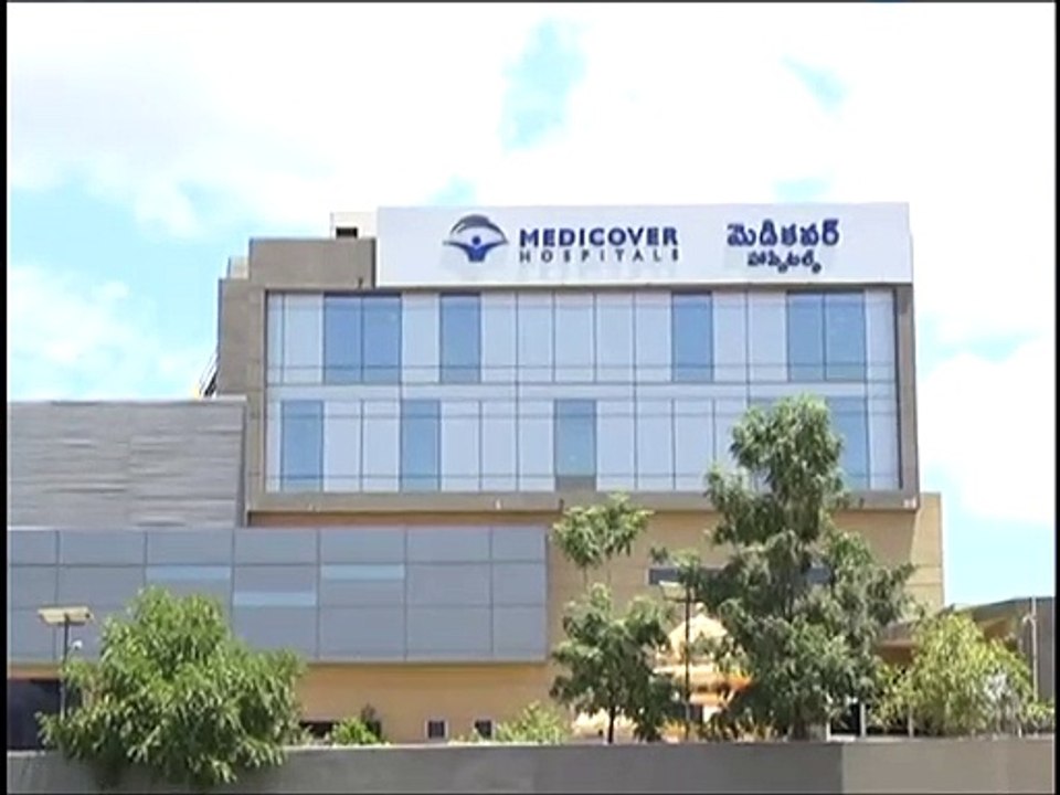 నటుడు కత్తి మహేశ్‌కు పెను ప్రమాదం