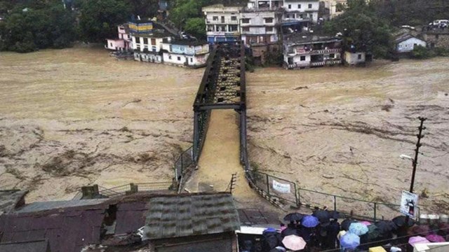 Heavy rain warning in 20 districts of UP,yellow alert issued