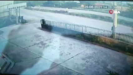 Bursa İnegöl'de otomobil beton direğe çarptı! 3 ölü, 2 yaralı