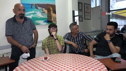 Tek başına orkestra... Sosyal medyanın Adem Reis’i çevresinin ise neşe kaynağı