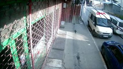 İSTANBUL ? NALBURDAN BAKIR KABLO ÇALMIŞLARDI; HIRSIZLARA BU KEZ ÇEVREDEKİLER ENGEL OLDU