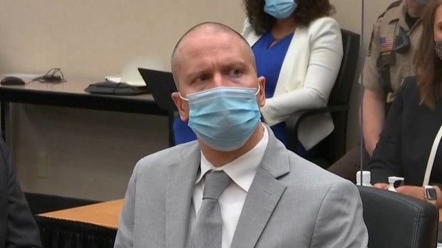 محكمة أميركية تقضي بسجن الشرطي ديريك تشوفين لتسببه في مقتل جورج فلويد