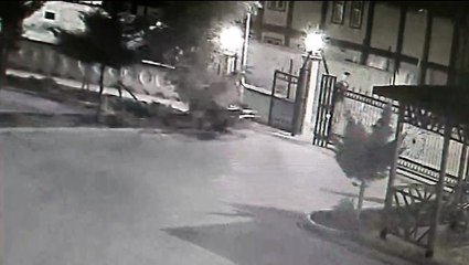 Motosiklet hırsızları güvenlik kamerasında