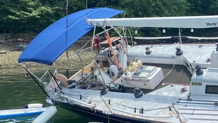 통영 앞바다에서 요트 좌초...승객 등 7명 구조 / YTN