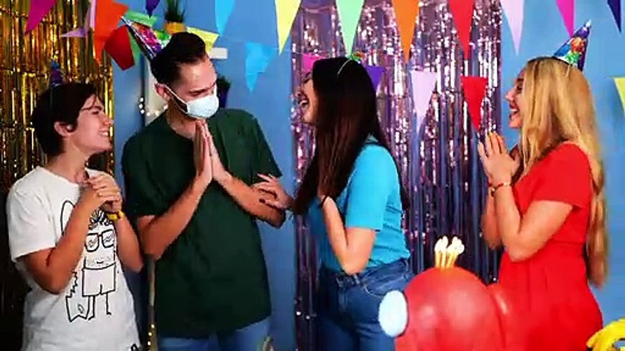 What If Everything Was Like Among Us | Among Us In Real Life – Funny Birthday Party By La La Life