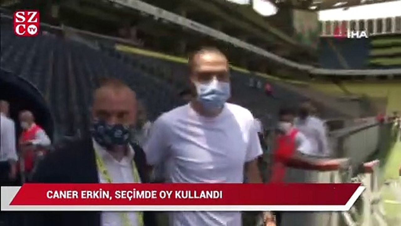 Fenerbahçeli futbolcu Caner Erkin, seçimde oy kullandı