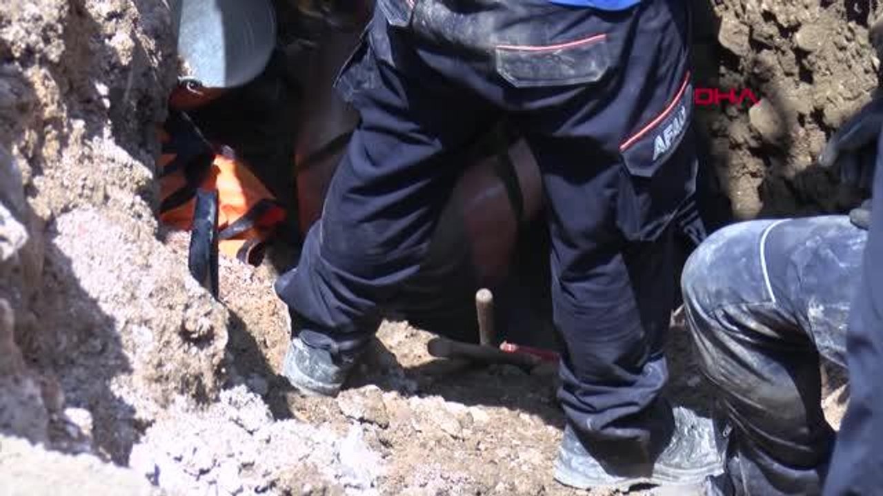 BURSA'DA BİR İŞÇİ GÖÇÜK ALTINDA KALDI