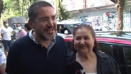 Okumanın yaşı yok... 70 yaşındaki kadın sınava girmek için torunlarıyla geldi