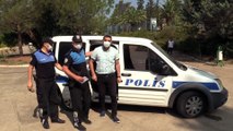 ADANA - Görme engelliyi YKS'ye gireceği okula polis götürdü