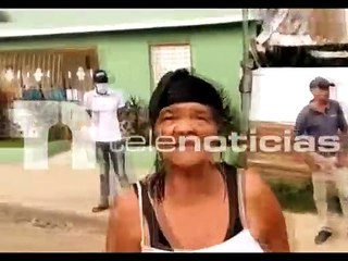 #Telenoticias / Siembran calles de plátano y guineo, exigiendo pavimentación en las matas de Farfán / 25 de junio 2021