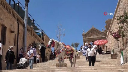 Mardin'de hafta sonu turist yoğunluğu yaşanıyor