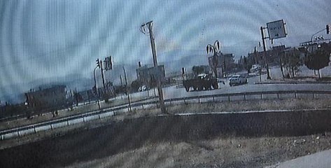 GAZİANTEP'TE OTOMOBİL İLE TRAKTÖR ÇARPIŞTI: 4 YARALI