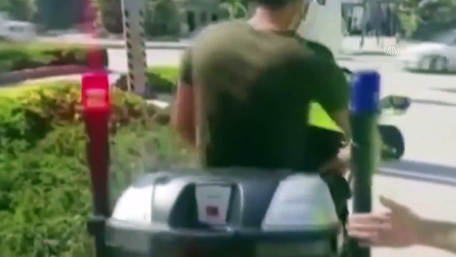 ANKARA - YKS'ye geç kalan adayların yardımına polis ekipleri koştu