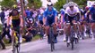 Tour de France - L'incroyable du carambolage géant qui s'est produit entre plusieurs dizaines de coureurs au sein du peloton juste après 16h à cause d'une spectatrice