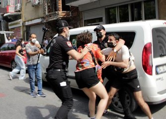 BEYOĞLU'NDA LGBT ONUR YÜRÜYÜŞÜ İÇİN TOPLANANLARA POLİS MÜDAHALESİ