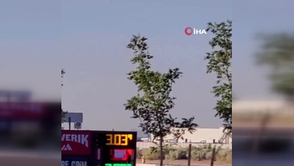 Télécharger la video: - ABD’de sıcak hava balonu kazası: 4 ölü- Bölgede 13 bin ev ve işyeri elektriksiz kaldı