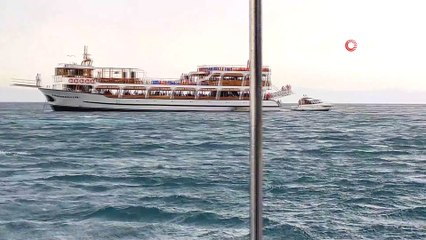 Denizde aniden başlayan fırtınada can pazarı